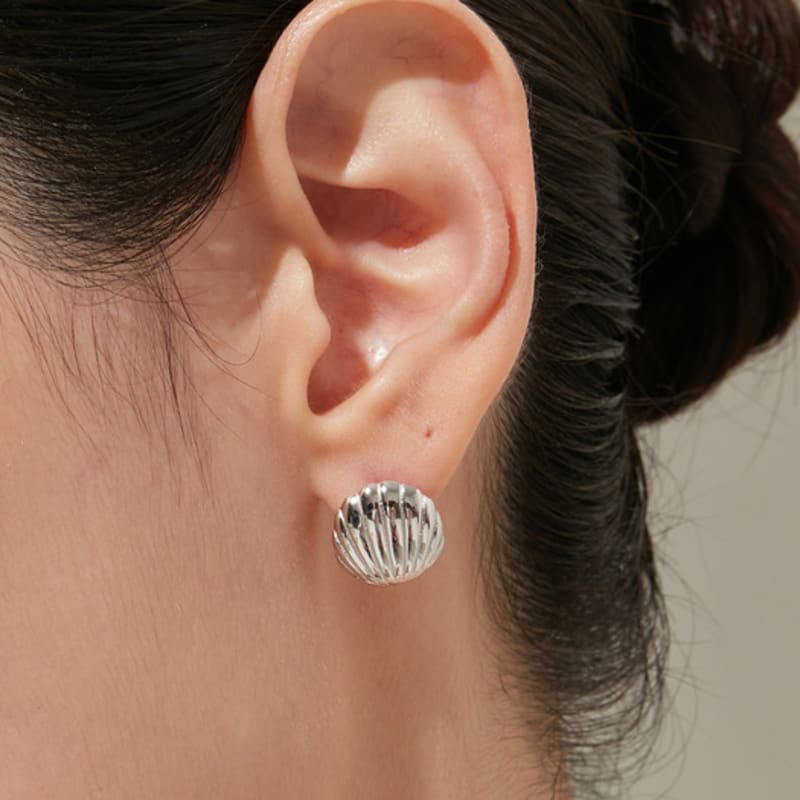 Tirr Lirr Tizen Maximize Shell Silver-White Earrings TEDSVW14033M