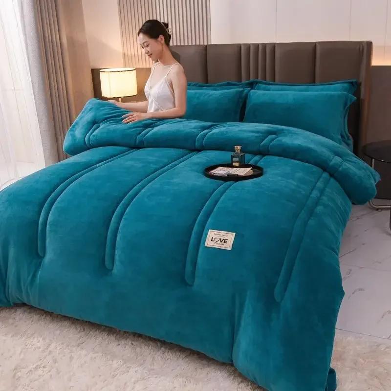 Thermal Winter Lamb Velvet Quilt Thick Flannel and Lamb Double-faced Velvet Wool Blankets Quilts Thick, Warm and Comfortable