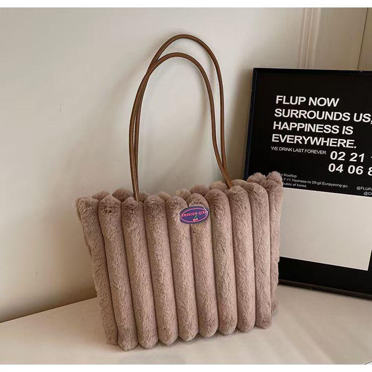 

Women s Large Capacity Solid Color Plush Tote Bag - Fashionable Casual Shoulder Handbag 33cm Width x 23cm Height x 8cm Depth коричневий