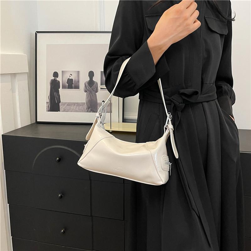 2025 Niche Design New Trendy Women's Bags Retro Shoulder Bags Versatile Sweet Cool Style Portable Messenger Bags