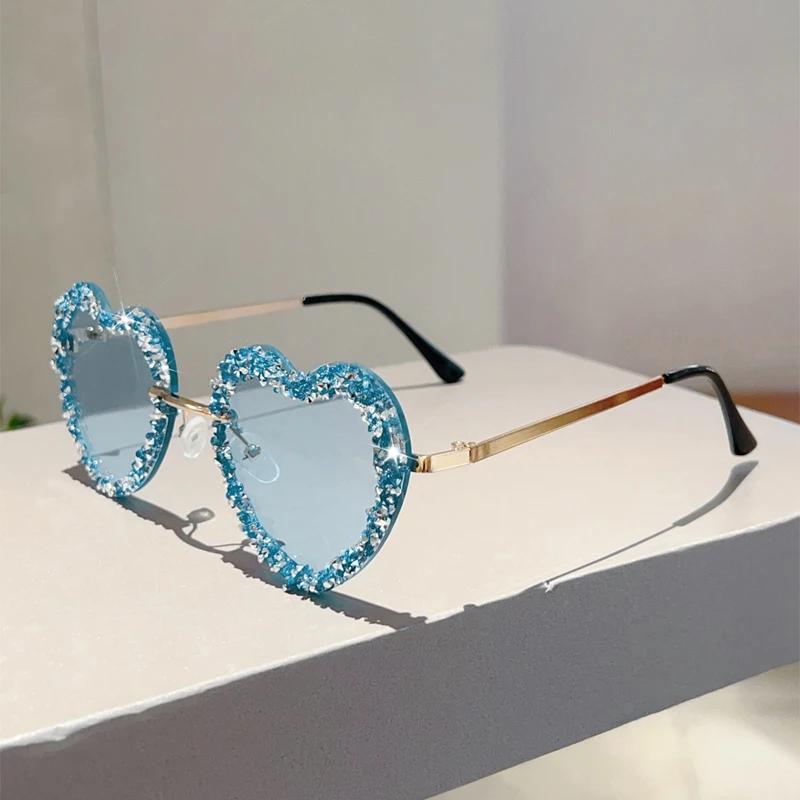 Heart Shaped Sunglasses with Rhinestones Women  New Fashion Decorative Sun Glasses Chic Sweet Beach Vacation Shades
