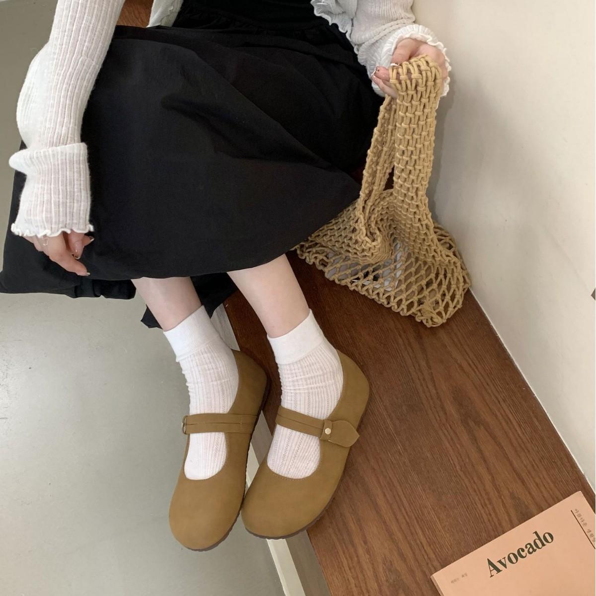 

2025 новая осенняя обувь с круглым носком на толстой подошве в повседневном стиле с мягкой подошвой, женские одинарные туфли в стиле колледжа 40