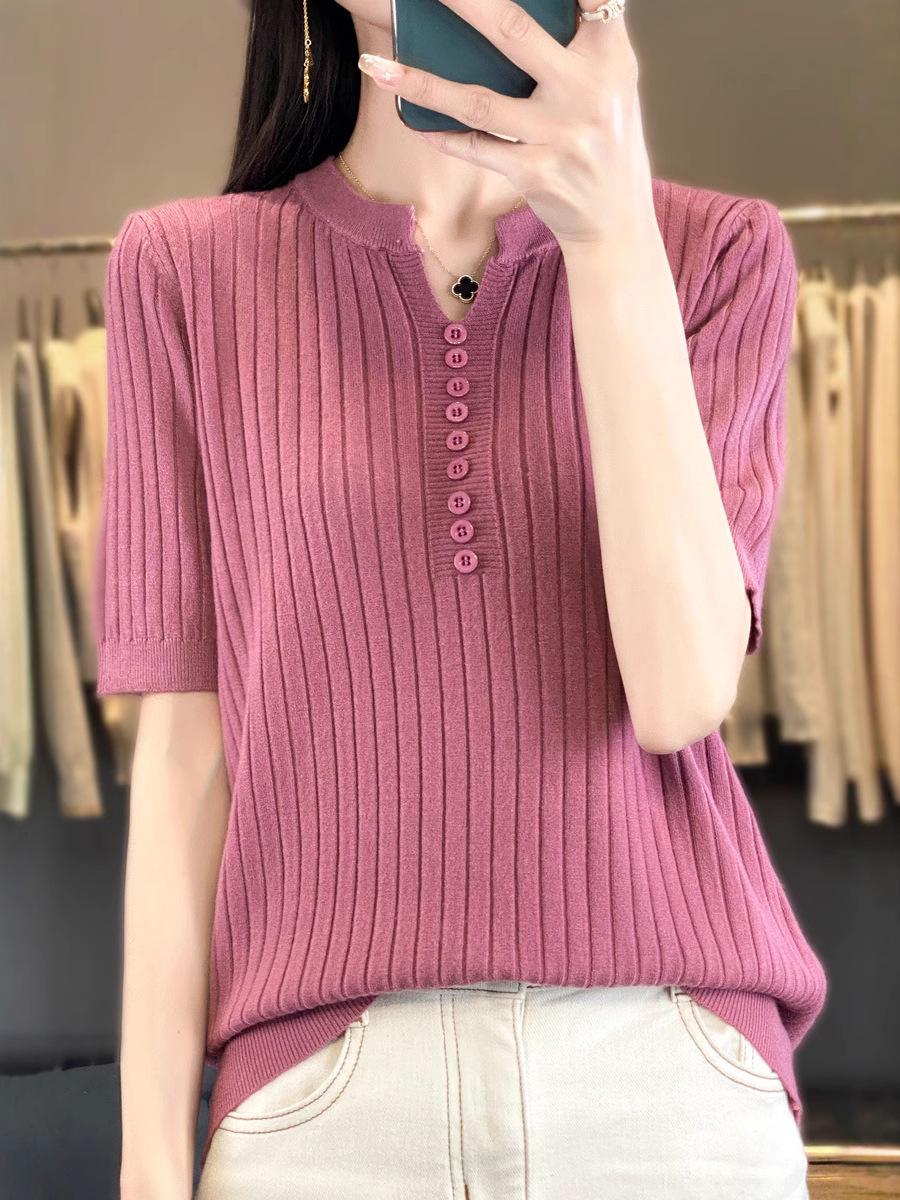 

Women s V-Neck Knit Short-Sleeve Pullover in Camel S