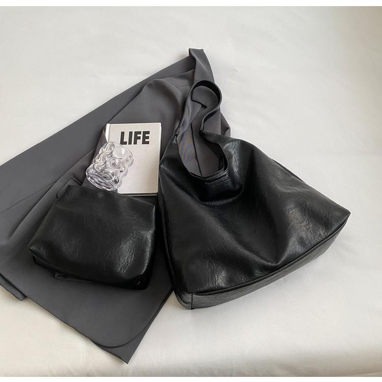 Korean large-capacity soft leather underarm bag commuter versatile handbag simple shoulder shopping bag tote bag