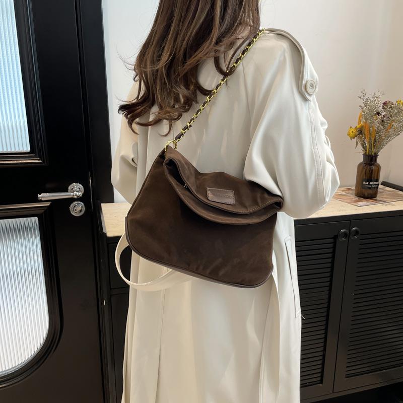 Niche Design Chain Retro Bag 2025 New Matte Imitation Moose Leather Messenger Bag Women's Shoulder Underarm Stray Bag