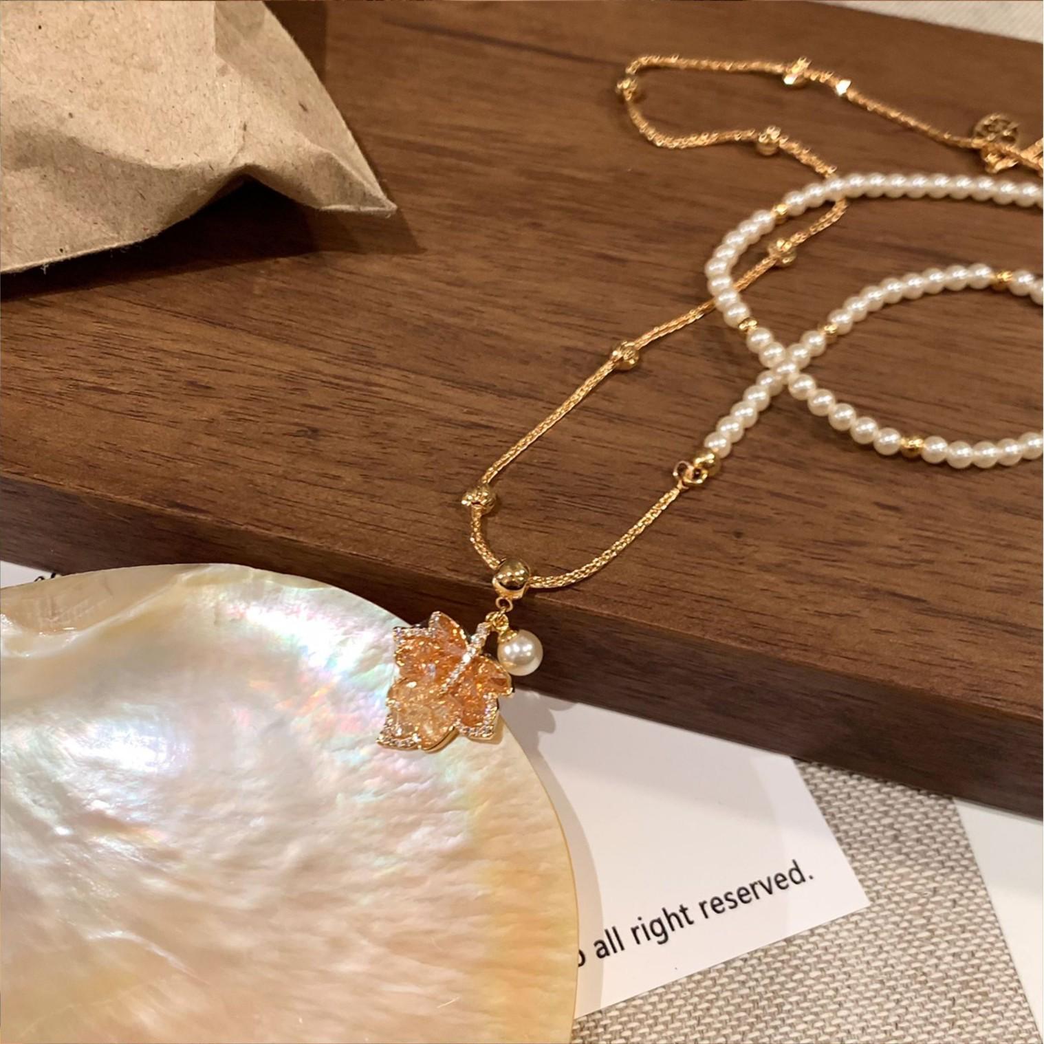 French Retro Gradient Crystal Maple Leaf Pearl Necklace - Light Luxury High-End Versatile Choker Sweater Chain