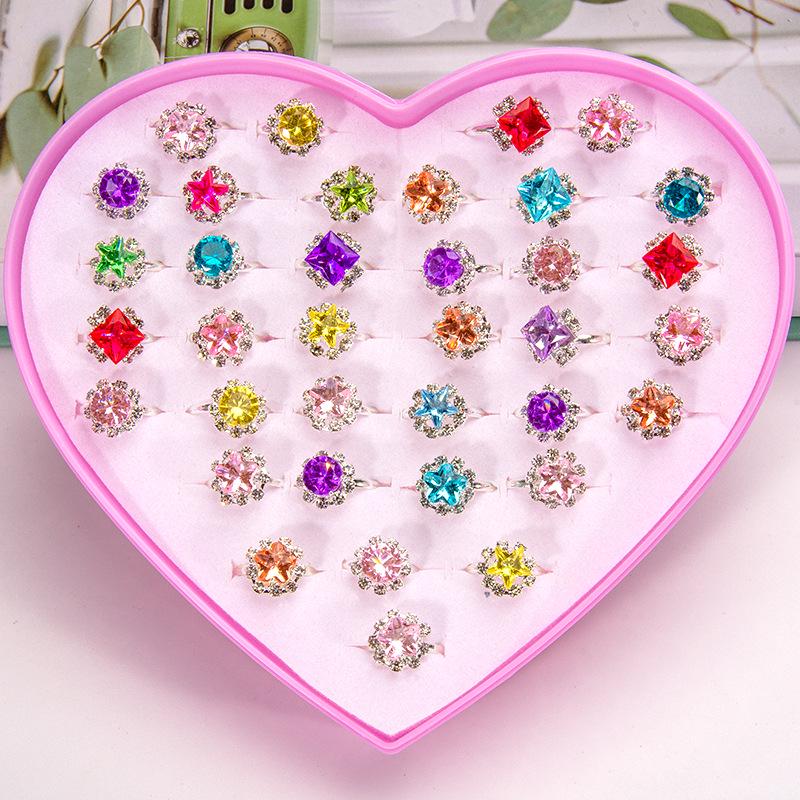 Children's Adjustable Rhinestone Alloy Ring Set In Heart-Shaped Box