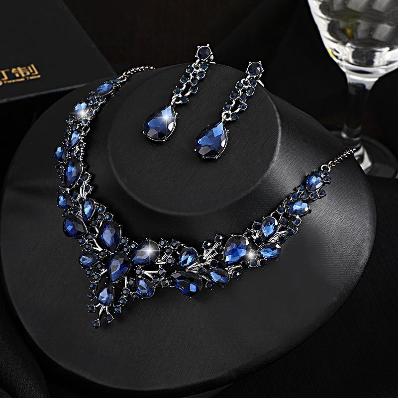 Retro Design European and American Crystal Gemstone Necklace Earrings Set Exquisite Design Fashion Temperament Bridal Jewelry 2026