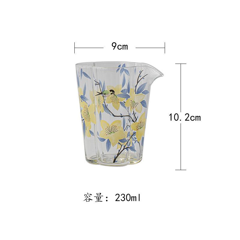 

230ml Hand Painted Lily Glass Tea Pitcher Pour Tea Cha Hai Dispenser Justice Cup White Tea Fair Mug Cha Craft Accessories Craft