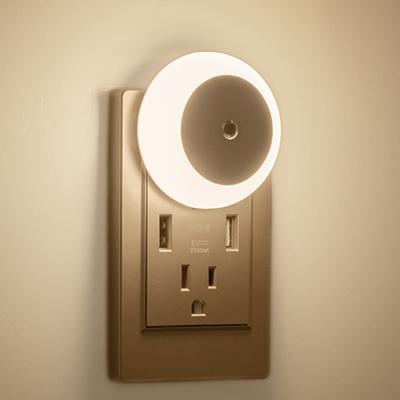 Lampka nocna inteligentny czujnik kontroli światła lampka nocna kinkiet pielęgnacja oczu lampy energooszczędne