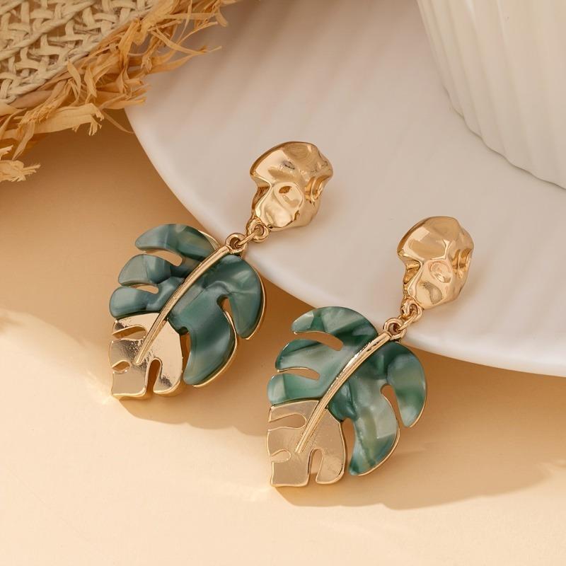 

Elegant Charm Hollow Out Green Leaf Drop Earrings Ethnic Golden Color Metal Statement Dangle Earrings For Women Jewelry Gifts