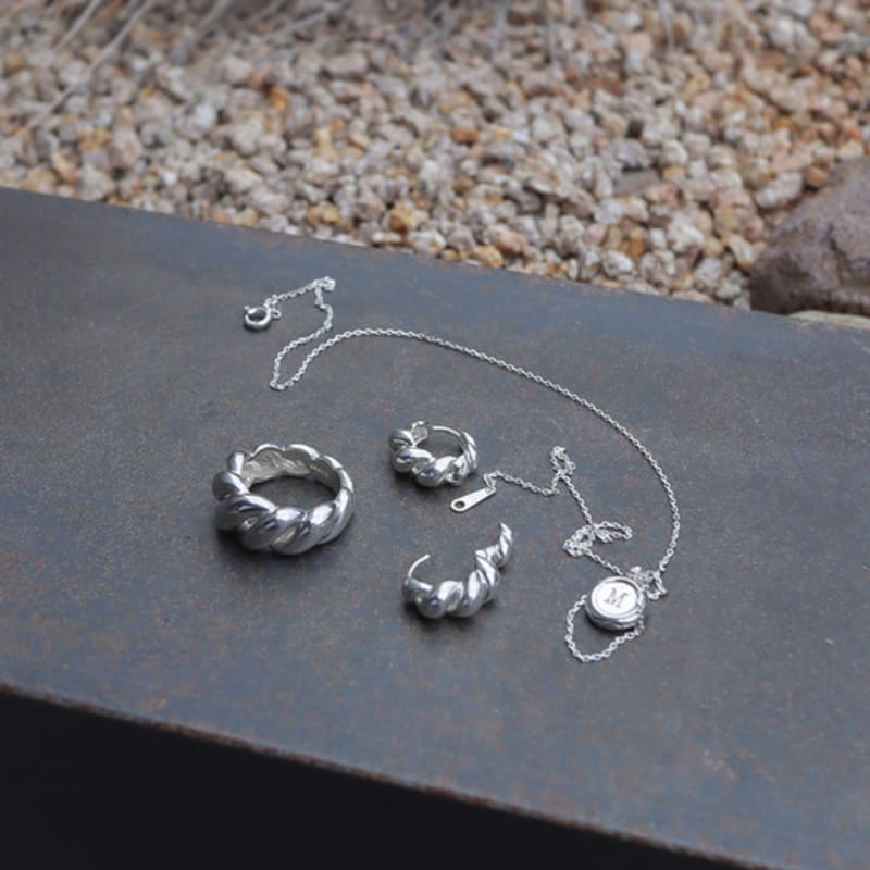 Modernlike anillo audaz de plata con relleno de oro de 14k anillo de tuercas