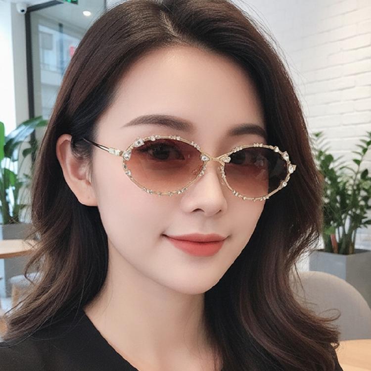 Trendy Elegant Sunglasses Crystal Embellished Metal Frame Polarized Lens Lightweight Design For Birthday Girl
