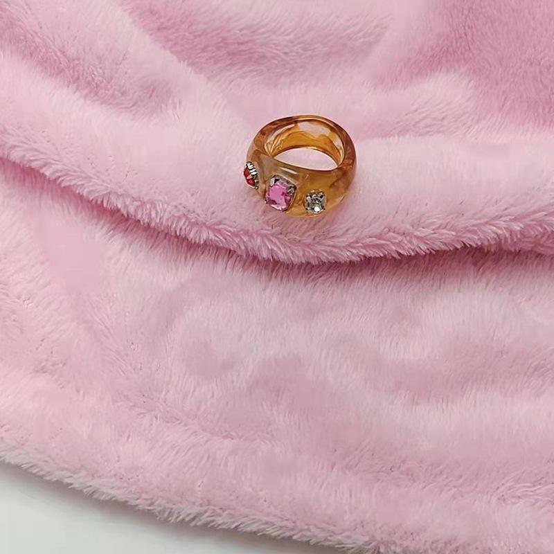 Cute Retro Rhinestone Resin Acrylic Jelly Ring for Women - Personality Finger Jewelry