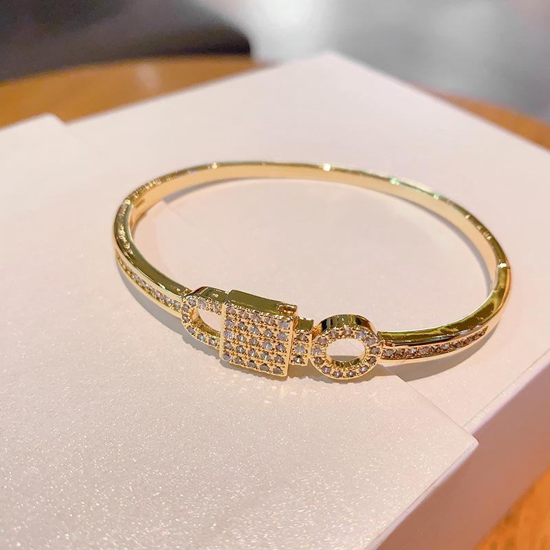 Bracelet à fermoir design de niche tempérament exquis vent froid