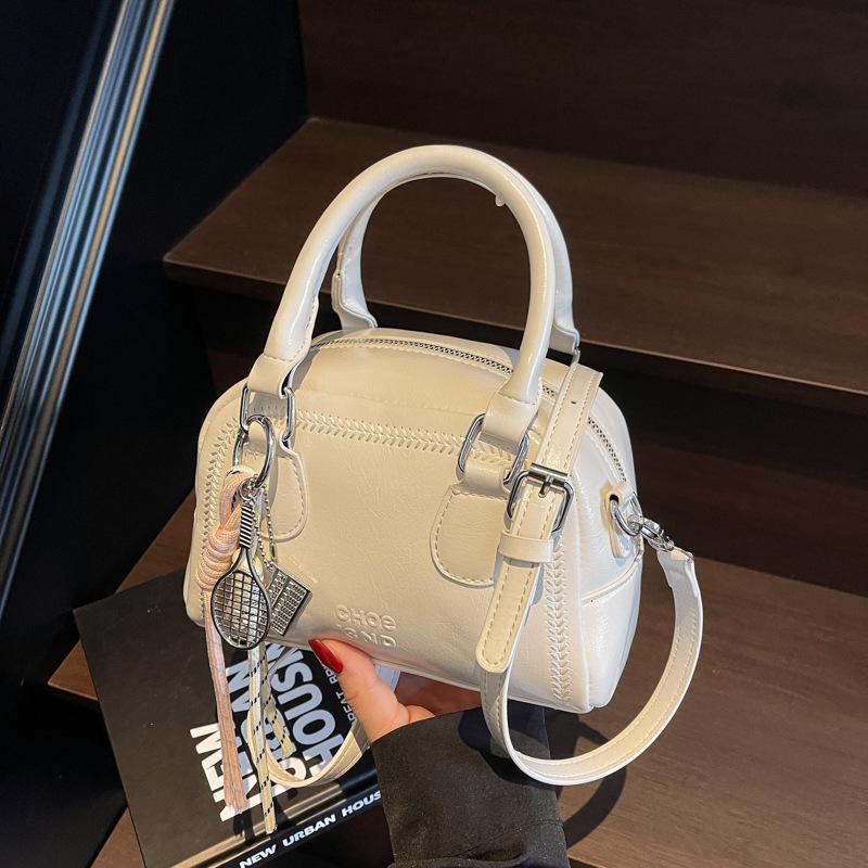 Premium sense niche bag women's autumn and winter versatile 2025 new messenger bag fashionable retro portable work small bag