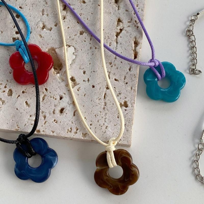 Dopamine Acrylic Flower Pendant Necklace Hollowed-Out Flower Choker Beautiful Neck Jewelry for Casual or Formal Event