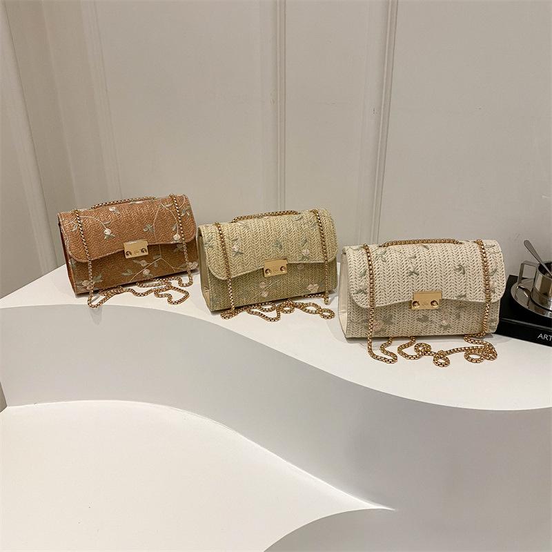 Weaving 2025 new trendy summer fashion casual foreign style straw weaving retro simple single shoulder fashion small square women's bag