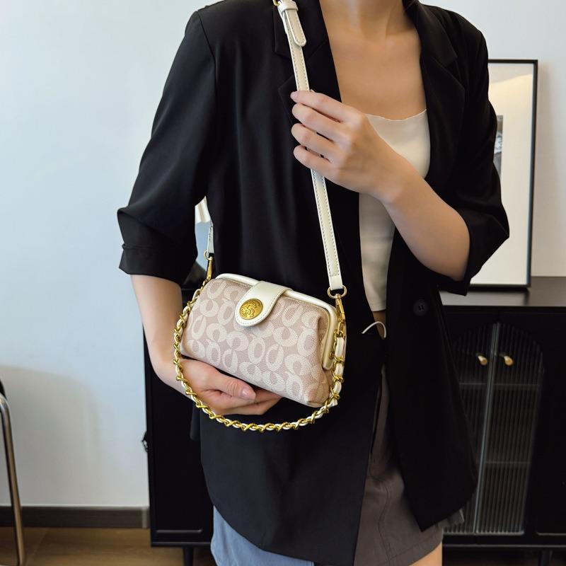 Popular bag women's new high-end niche versatile messenger bag chain single shoulder underarm small square bag