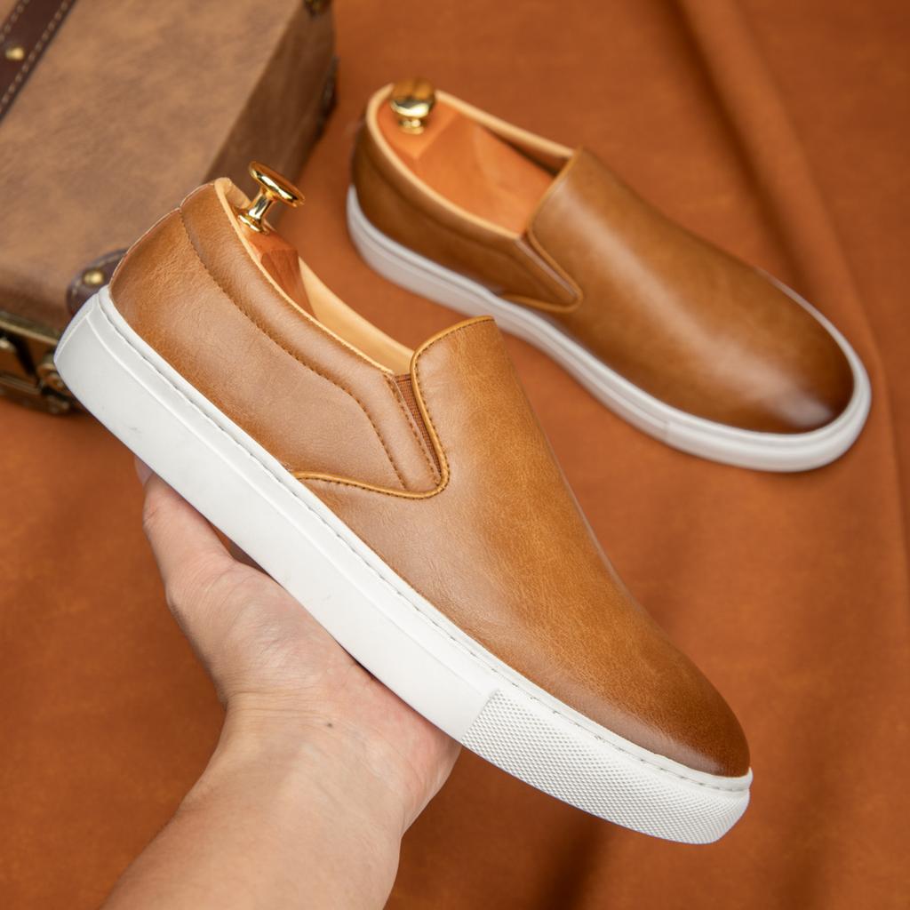 Fashion Comfortable Mens Soft-Soled Handmade Slip-On Flats Versatile Casual Loafers Business Formal Leather Shoes Leisure Walk Moccasins