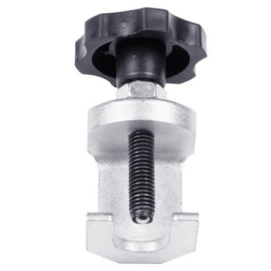 Instrument universal de extragere a brațului ștergător de geamuri pentru parbriz