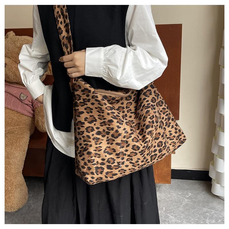 Leopard Print Bag Women's Large-capacity New Autumn and Winter Versatile Matte Shoulder Messenger Bag Commuter Tote Bag