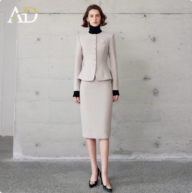 Elegant Retro Oatmeal Round Neck Skirt Suit for Women - Autumn/Winter Professional Workwear