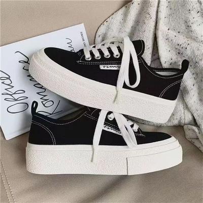 Internet-Promi-Explosion 2024 Frühling und Sommer koreanische Version Ulzzang Retro-Plateau-Canvas-Schuhe Damen Casual Lazy Board Schuhe trendige Schuhe