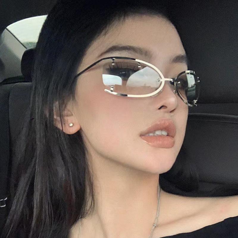 New Exquisite  Sunglasses Luxury Sexy Women Square Rimless Sun Glasses Clear Goggle Outdoor Style Fashion Lady Glasses