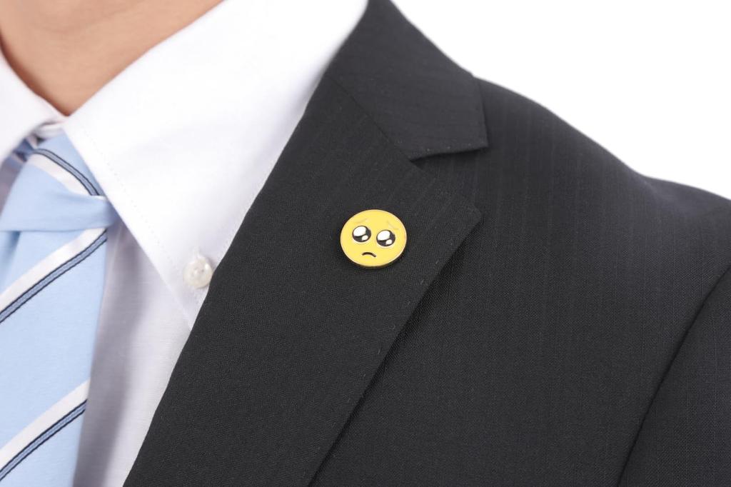 Funny Alloy Pin Badge with a "Pien" Emoticon Design, Butterfly Clutch Accessory, Perfect for Bags and Jackets, C0074