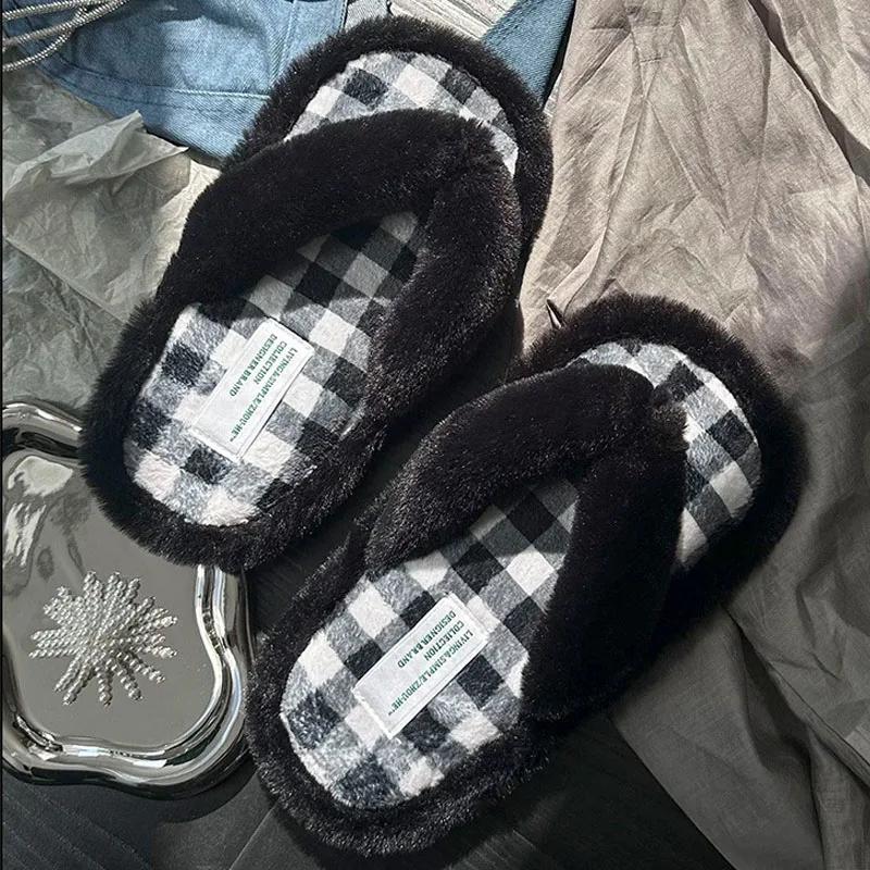 

Осінні плюшеві тапочки Жіночі модні картаті пухнасті шльопанці Домашні безшумні нековзні тапочки М’які плоскі фланелеві домашні тапочки 40-41 чорний
