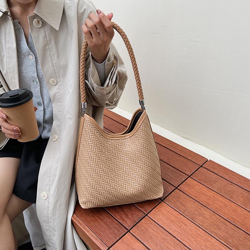 Premium texture woven pattern large capacity armpit bag women's new fashion versatile tote bag shoulder handbag