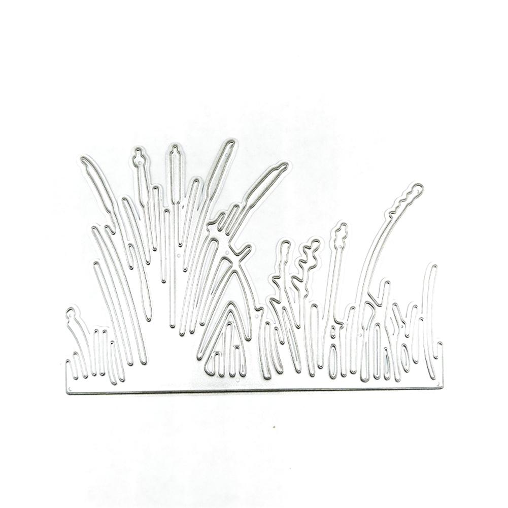 

Внимание к деталям. Пресс-форма для резки металла на кромке газона. Пресс-форма для штамповки.