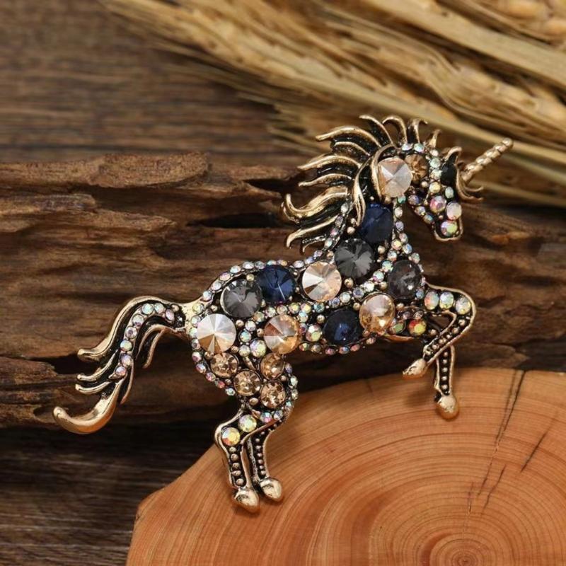 Elegant Unicorns Brooch For Women Portable Alloy Jewelry Accessory for Daily Wear and Special Occasions