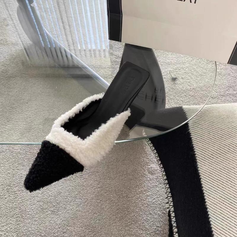 Fashion New Luxury Kitten Heel Furry Mule Slides Women Sexy Slippers Ladies Pointy Toe Stiletto Plush Sandals Winter Party Shoes