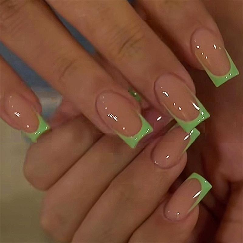 

24 шт. Короткие квадратные французские накладные ногти Полное покрытие Приклеиваемые ногти Глянцевое покрытие Для любителя моды Рождественский подарок 1