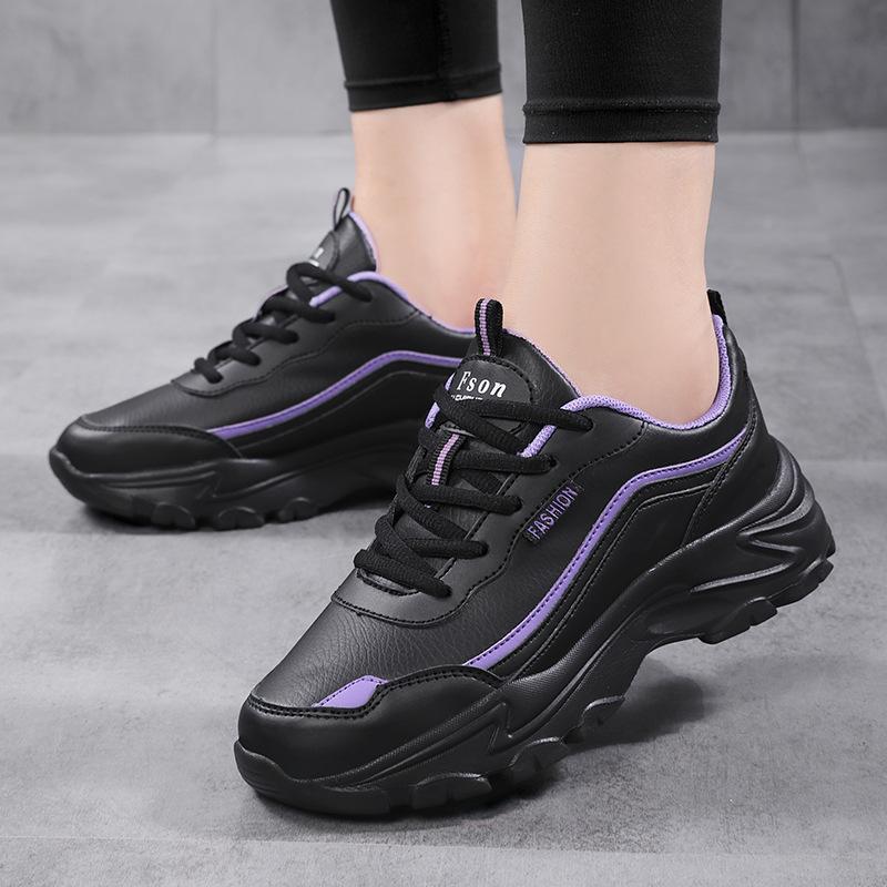 Frühlings- und Herbst-Ledersneaker Damen wasserdicht, rutschfest und leicht, weich gefedert, Mutter-Laufschuhe, neue schwarze Schuhe