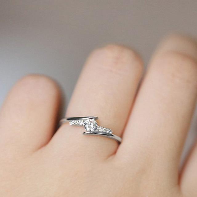 Rings Stylish Jewelry For Women Sleek Minimalist Style Cubic Zirconia Nuptial Bridal Finger Ring Light Gold Color Color Modish Kbr103Simple Rings