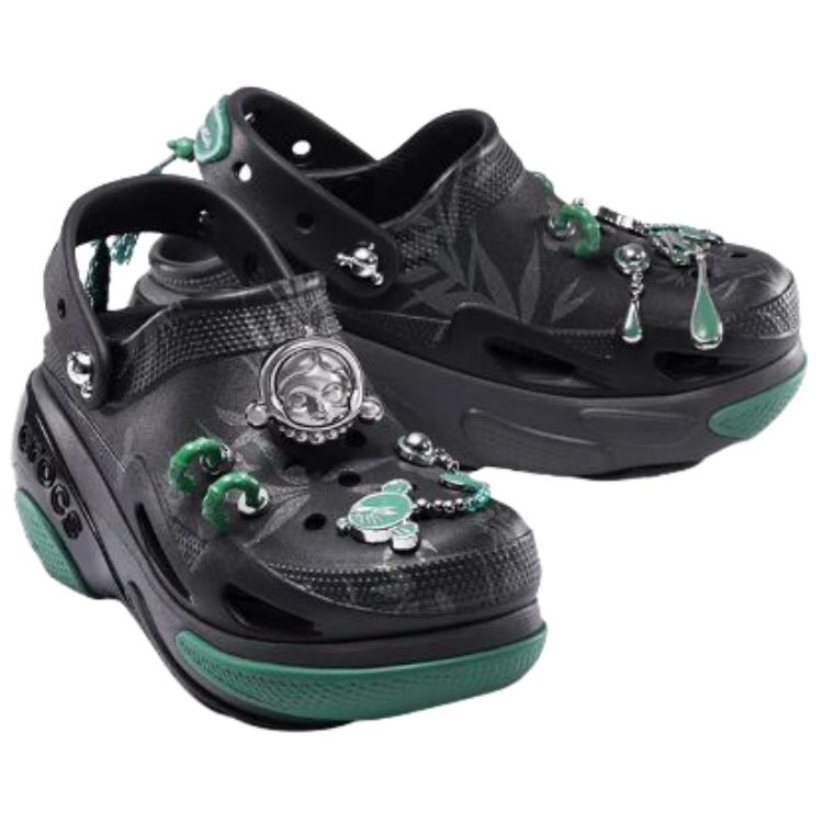 Crocs Skullpanda X Bubble Crush Clog Unisex Clogs Black 211111-0C4