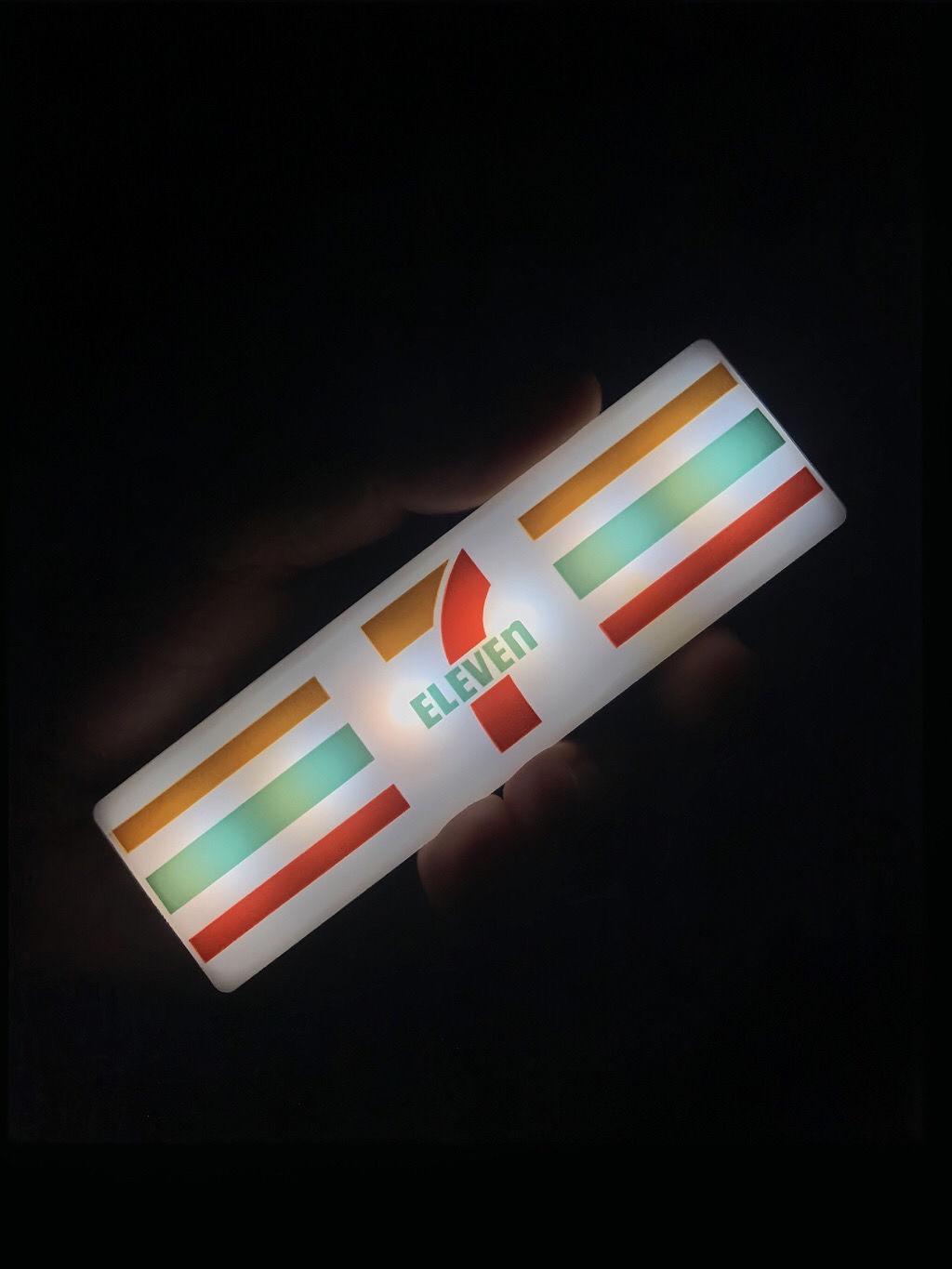 

Магнитная светодиодная наклейка на холодильник Family Mart Hand Touch, светящиеся USB-наклейки на холодильник Lawson, домашний декор красный