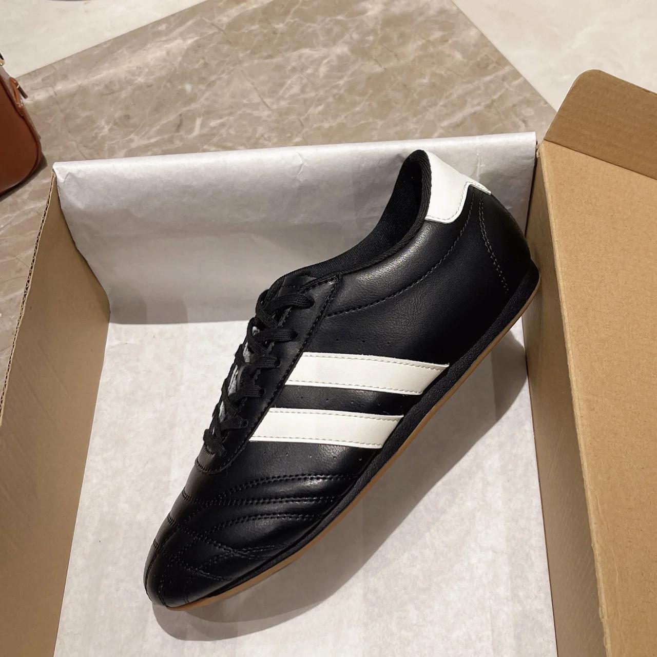 

Мода 2025 Новая Классика Ретро Повседневные Низкие Кроссовки для Бега Противоскользящие и износостойкие Большие Размеры Женские черно-белые Кроссовки 35 чёрный