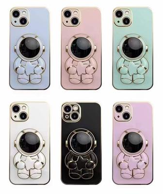 Beliebte Douyin iPhone 13ProMax/12/XS/8P Silikon-Astronautenhülle mit Galvanisierung, Vollständiges Paket und Halterung.