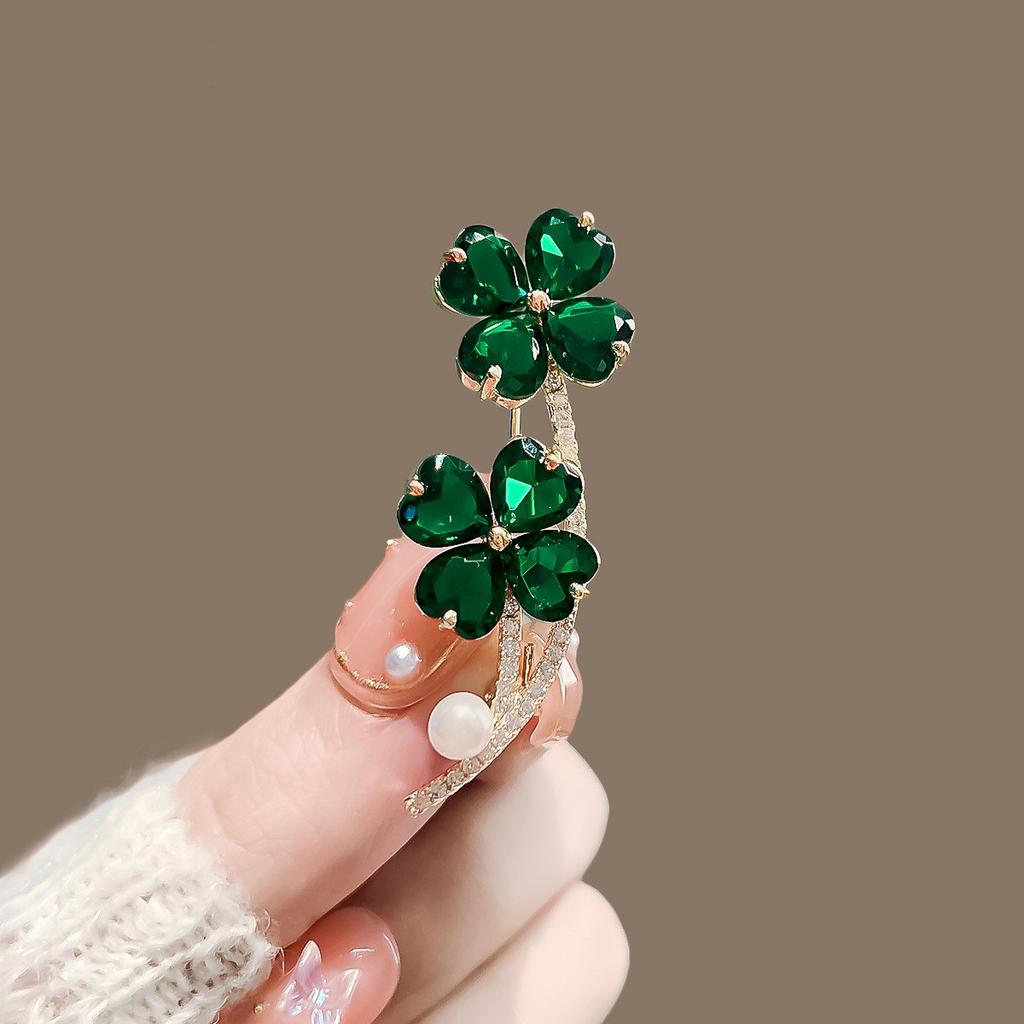 Rhinestone Four-Leaf Brooch