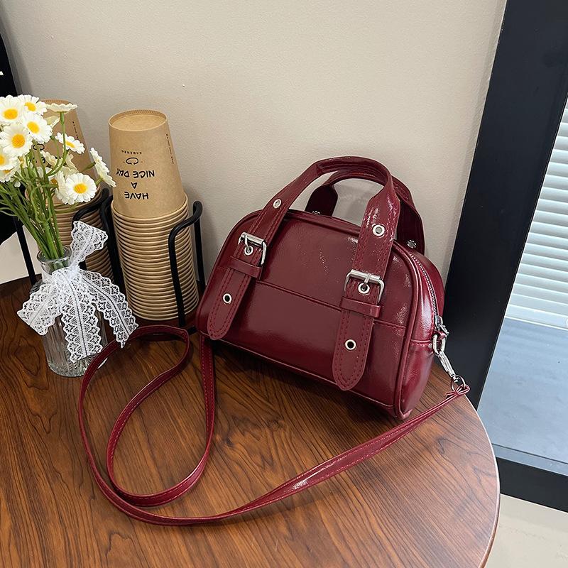 Fashion and Popular Portable Bowling Bag, Simple Shoulder Bag, Commuter Messenger Women's Bag