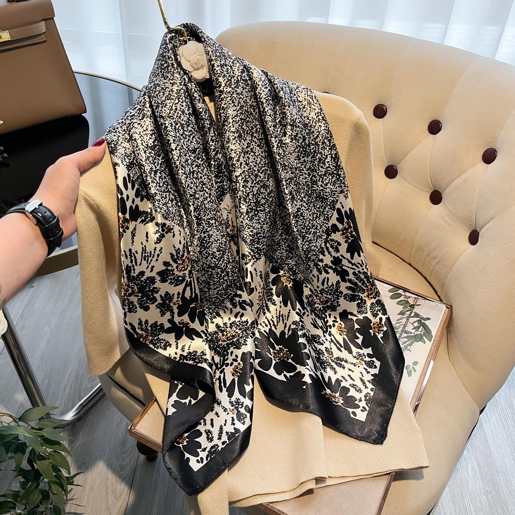 New Luxury Brand 90*90cm Silk Satin Square Scarf Women Hijab Bandana Headband Ladies Shawls Bag Wrap Muffler Neckerchief Foulard