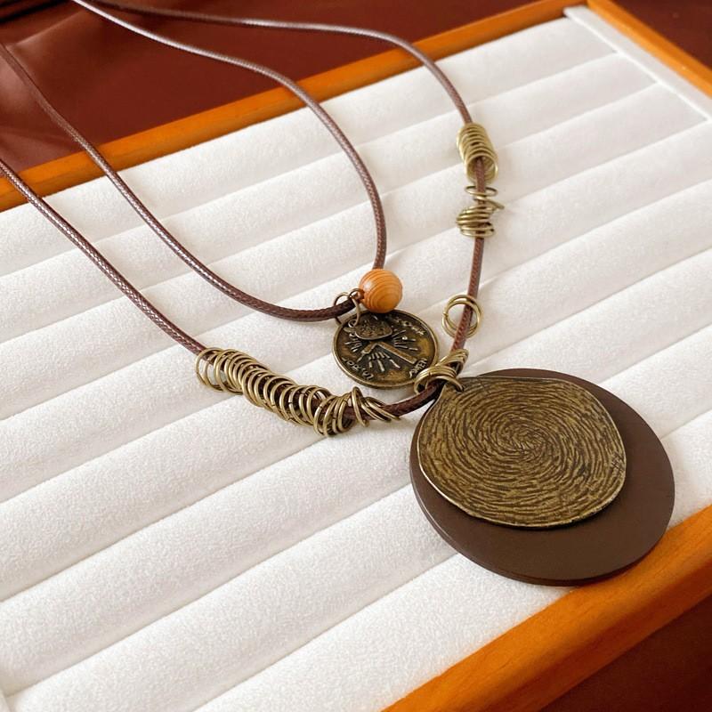 Love Pendant Necklace Internet Celebrity Fashion Versatile Sweater Chain High Sense Jewelry