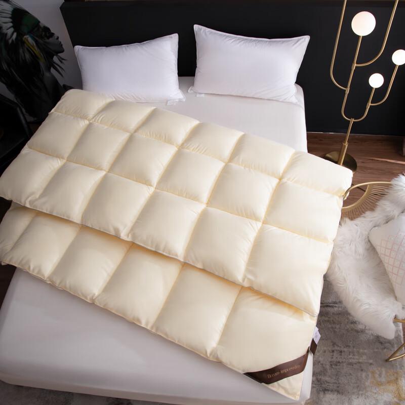 Hotel Collection All-Season Polyester Fiber Duvet
