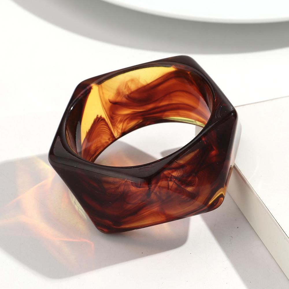 Trendy Chunky Resin Faceted Irregular Geometric Bangle for Women Retro Colorful Acrylic Wide Cuff Bracelets Fashion Jewelry Gift