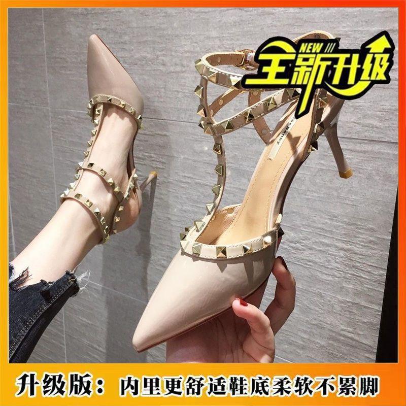 Mit Rocknieten Feenstil Sandalen 2024 Internet-Berühmtheit neu Koreanisch leicht weiche Sohle keine müden Füße hohe Absätze