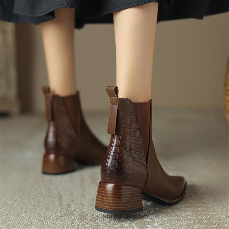 Móda 2025 Nové podzimní boty z štípané kůže Dámské špičaté kotníkové boty pro ženy Zimní boty Dámské retro Chelsea boty Zapatos Mujer